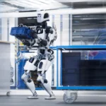 Mercedes залучає роботів-гуманоїдів Apollo до праці на своїх заводах