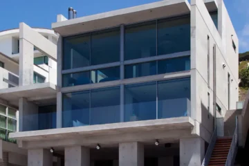 Каньє Вест продає пляжний будинок в Малібу зі знижкою $14 мільйонів